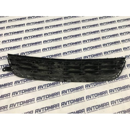 Решітка переднього бамперу Opel Zafira B 1.6 16V 2008-2011 13247306
